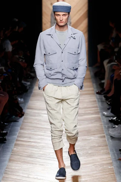 Look 37